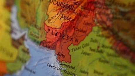 Pakistan'da bombalı saldırı: Ölü ve yaralılar var