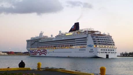 Tsunami-Alarm auf Hawaii: Kreuzfahrtschiff fährt ohne Touristen ab