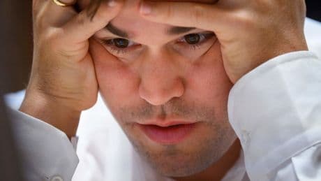 Schachstar fordert „die Welt“: Magnus Carlsen vor Remis gegen 140.000 Spieler
