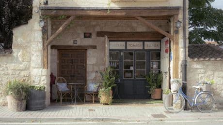 El alojamiento turístico y la taberna que han cambiado la vida de un pueblo en la España rural