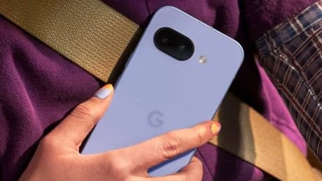 Amazon se vuelve loco y vende el Google Pixel 9a 150 euros más barato y con un &#039;smartwatch&#039; de la marca incluido