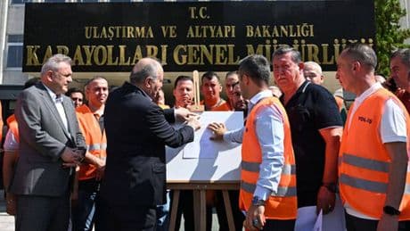 Kamuda grev kararları: TÜRK-İŞ, grev kararını Karayolları Genel Müdürlüğüne astı