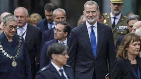 Felipe VI pide hacer frente a las "voces peligrosas y equivocadas" que aprovechan la "incertidumbre" para cuestionar la UE