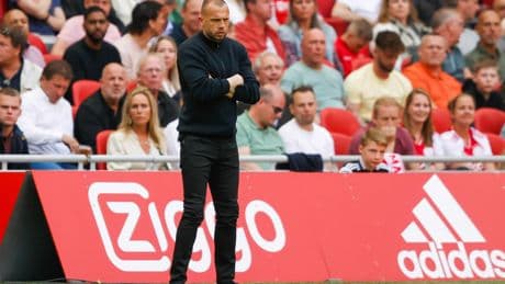 Ajax Amsterdam : l’ex adjoint d’Arne Slot à Liverpool, John Heitinga, nommé nouvel entraîneur