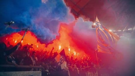 Gewalt unter Fußballfans: Ein Mann verprügelt eine junge Frau. Das soll mein Fußball sein?
