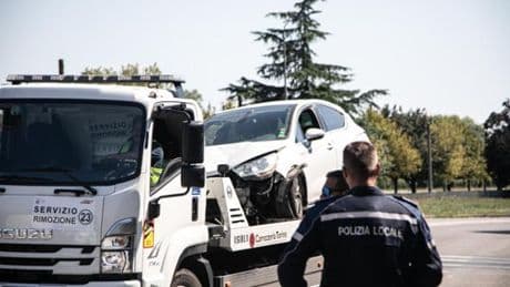 Donna investita e uccisa a Milano, nell’auto pirata 4 ragazzini tra gli 11 e i 13 anni