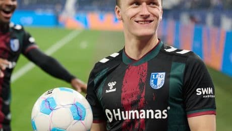 Klubs bestätigen Transfer: Plea-Wechsel zur PSV Eindhoven fix – kommt Kaars als Ersatz?