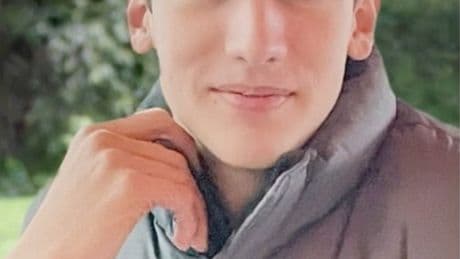 Ontario couple whose teenage son died after 8-hour wait in ER calls for law reform