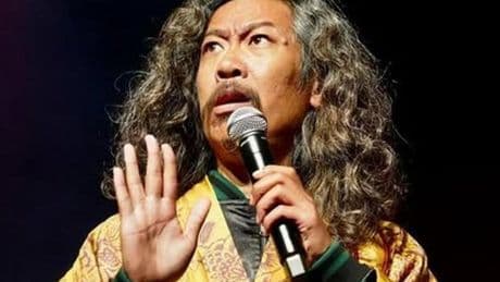 Muere un conocido humorista francés a los 43 años tras caer desde un octavo piso en París