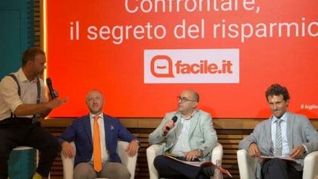 Assicurazioni, bollette, mutui e aerei: 27 milioni di italiani usano i comparatori web. Risparmi per oltre 110 milioni