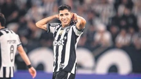 Gözler Savarino’da