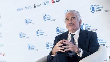 Bogas (Endesa): "Hay que invertir más en la red de transporte, en baterías y almacenamiento"