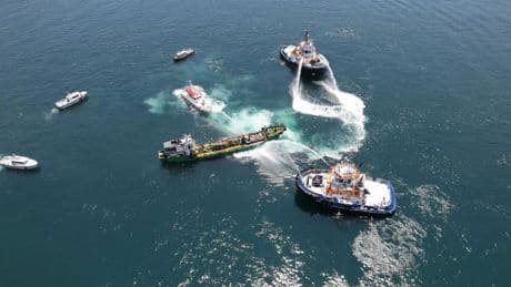 İstanbul Ambarlı açıklarında tanker yangını