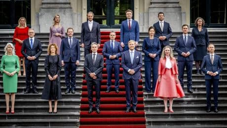 Zo kelderde het vertrouwen in kabinet-Schoof tot nieuw dieptepunt: ’Geïmplodeerd door onvermogen’