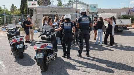 Attaque au couteau à Antibes : l’agresseur, ancien élève, avait déjà été incarcéré « pour un projet de tuerie de masse » dans un établissement scolaire