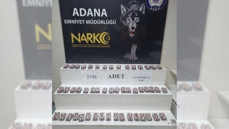 Adana'da takside 2 bin 796 uyuşturucu etkili hap ele geçirildi