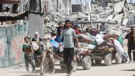 Israel castiga a Gaza con nuevos ataques que elevan a más de 300 los muertos desde el miércoles