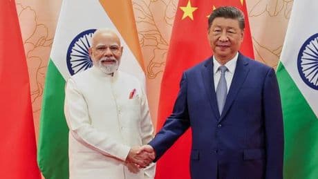 Sommet en Chine : humiliée par Donald Trump, l’Inde met en scène le réchauffement de ses relations avec Pékin