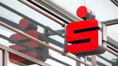 Verjährung droht: Banken sträuben sich gegen Kontogebühren-Erstattung – heute entscheidet der BGH