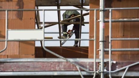 Arthur, décédé au travail à 14 ans, Lorenzo à 15 ans… Pourquoi les jeunes sont les premières victimes ?