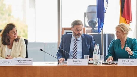 „Enquete-Kommission eine Eier legende Wollmichsau“