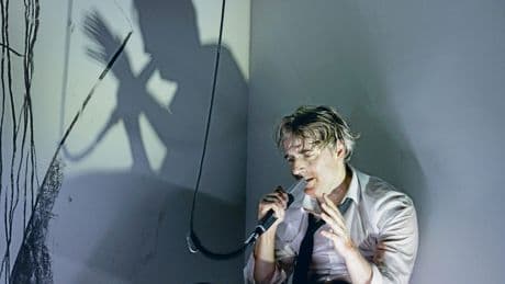 Berliner Ensemble | Ein Wärter namens Hass