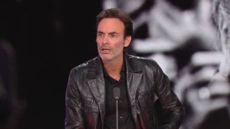 "Ça m'a blessé": Anthony Delon explique sur BFMTV avoir vécu le testament de son père comme un "déni de paternité"