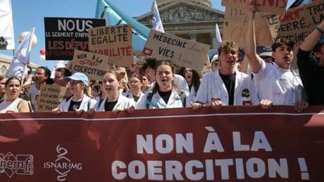 Déserts médicaux : « La coercition risque d’éloigner une génération entière du métier »