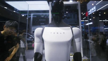 Elon Musk says he plans to send his humanoid robots to Mars by 2026
