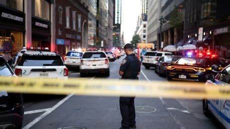 Etats-Unis : un tireur tue au moins quatre personnes à New York avant d'être retrouvé mort