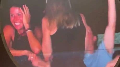 Affäre fliegt bei Coldplay-Konzert auf: Konsequenzen für Firmenchef