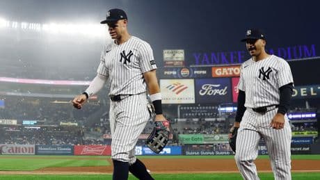 Mets-Yankees Subway Series Clash Will Compete for Knicks Fans’ Attention