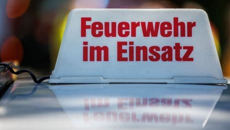 Feuerwehreinsatz: Millionenschaden durch Brand in Mehrfamilienhaus