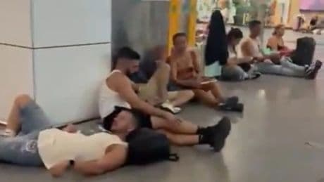 Nueva jornada de retrasos en la alta velocidad tras la avería de tres trenes Ouigo en la ruta Madrid-Barcelona: hay miles de afectados