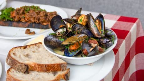 Inside the perfect Edinburgh date restaurant with a surprisingly cheap lunch deal
