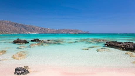 'Best beach in the world' has pink sand and turquoise waters in gorgeous setting