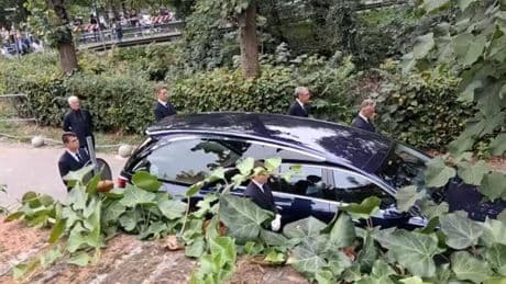 A Rivalta i funerali privati di Giorgio Armani