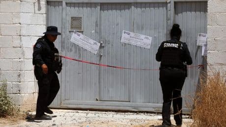 Mexique: des restes de 32 cadavres démembrés découverts dans une maison