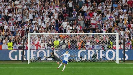 England bezwingt Spanien im Elfmeterschießen