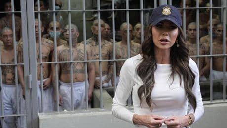 El gobierno de Trump estudia un reality show’ en el que inmigrantes competirían por la ciudadanía