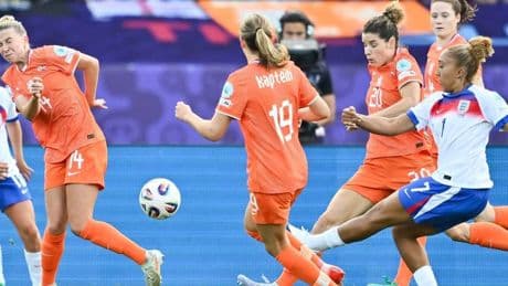 Fußball-EM in der Schweiz: Titelverteidiger England mit Ausrufezeichen – Frankreich schlägt Wales