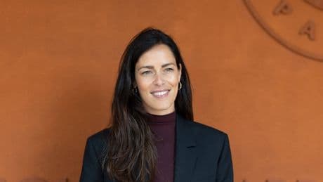 Ana Ivanović zeigt sich im Wow-Kleid – Fans scherzen über Bastian Schweinsteiger