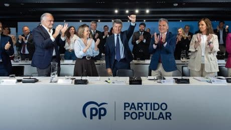El reto del PP frente a Vox: hacerse conservador sin volverse reaccionario
