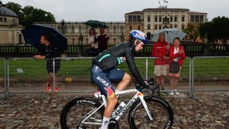 Giro d'Italia: Primož Roglič steigt nach erneutem Sturz aus