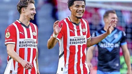 Gedroomde machtsovername PSV in extremis op avond vol stemmingswisselingen