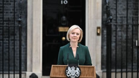 Liz Truss, Silvio Berlusconi : ces dirigeants « démissionnés » par la défiance des marchés financiers