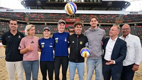 Beachvolleyball-Elite in Hamburg - Olympia-Schaufenster mit Sand im Schuh