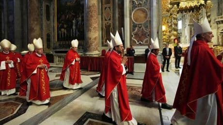 Wer wird neuer Papst? – Kardinäle treten zum Konklave zusammen