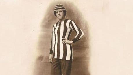Nita Carmona, la primera futbolista profesional española: se vendaba los pechos y usaba gorra para poder jugar