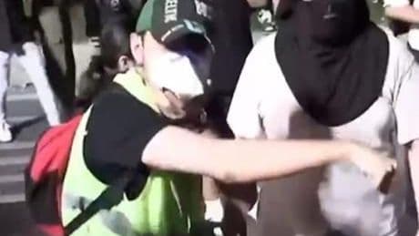 Saraçhane'de tehdit içeren söylemlerde bulunan maskeli gösterici gözaltına alındı